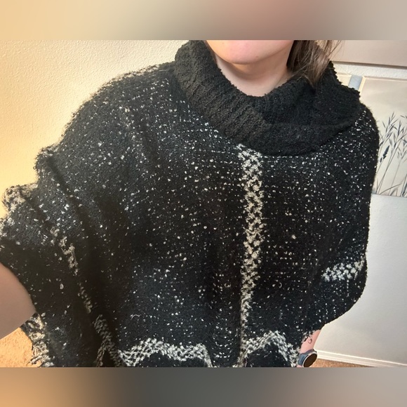 One size Poncho - Picture 4 of 5